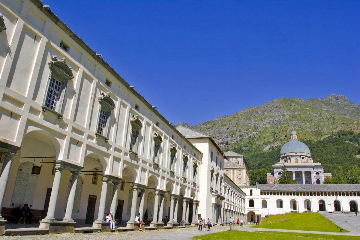 Non avrei mai pensato che a 2 ore e mezza da Milano ci fosse un santuario così maestoso e unico